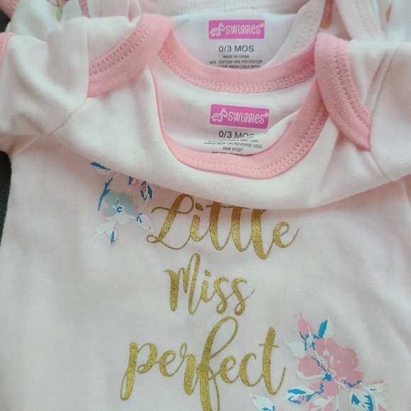 New 0-3 Months Infant Girl Onsie Bundle - Picture 4 of 5
